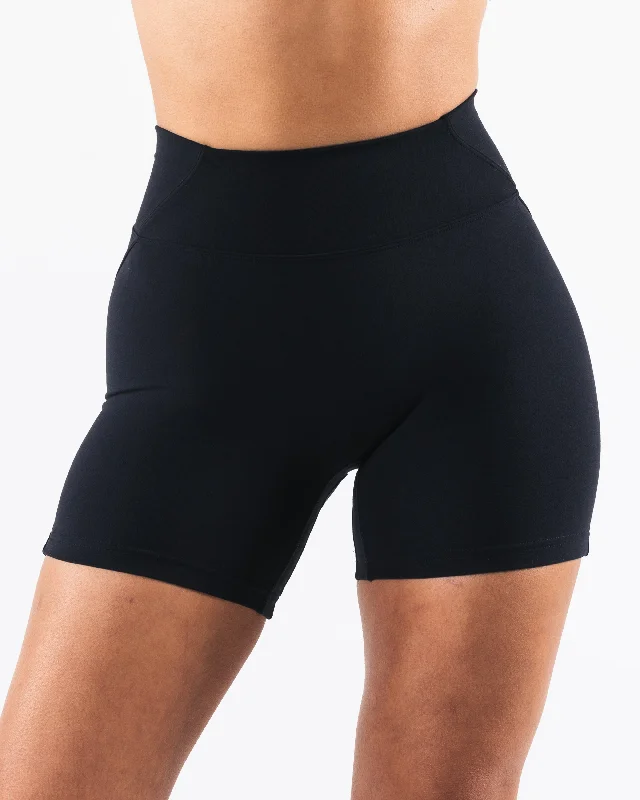 Aura Short 5" - Black